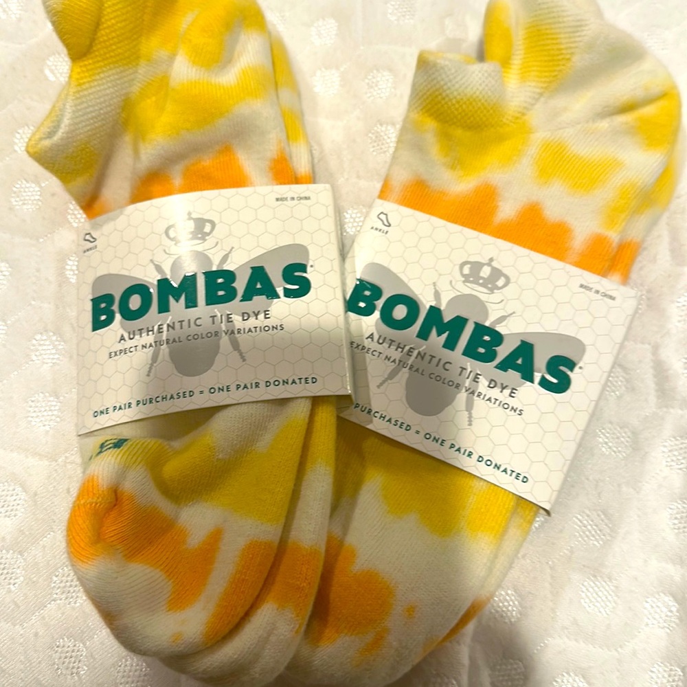 BOMBAS socks, ONE PAIR, Size Medium